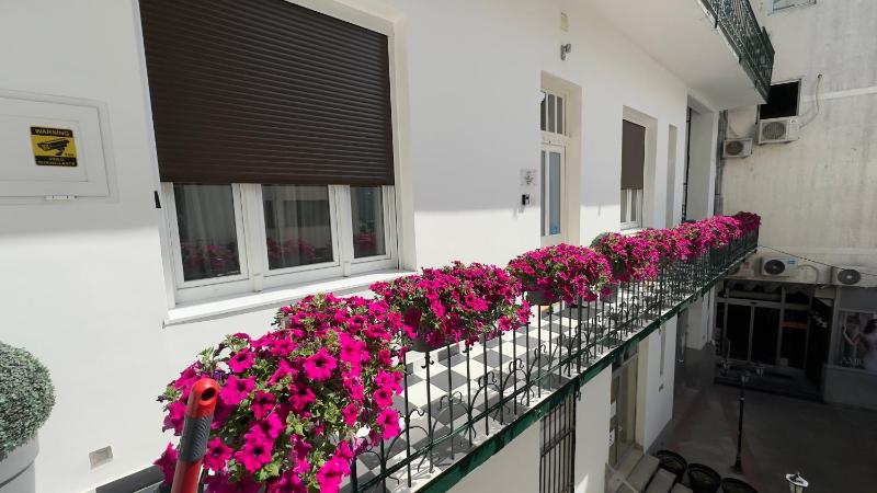 Theatre Square Apartments - image 10