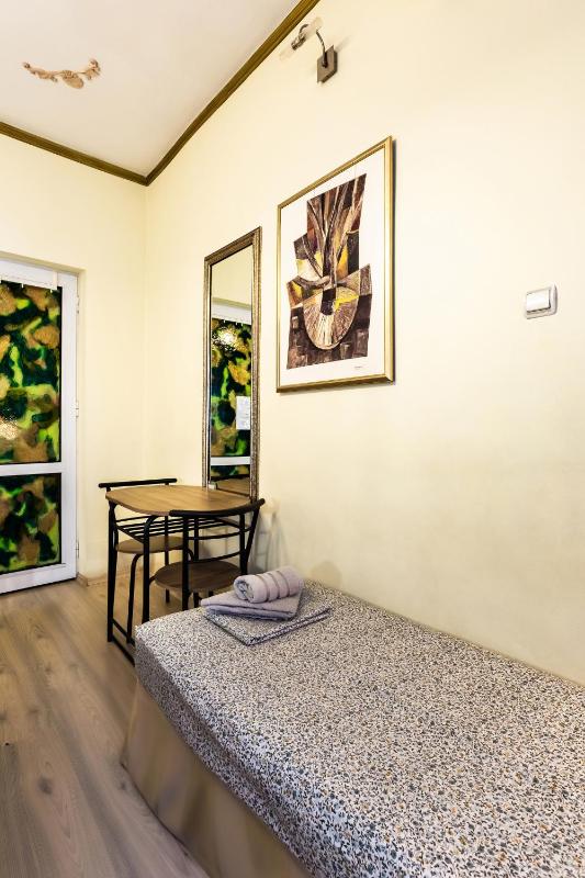 Residence Art Guest House - image 4