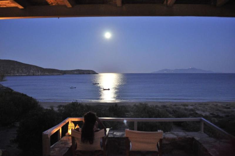 Design house on the beach Images