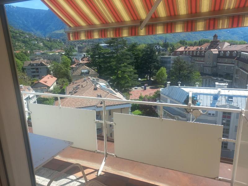 Classic Twin Room image 2