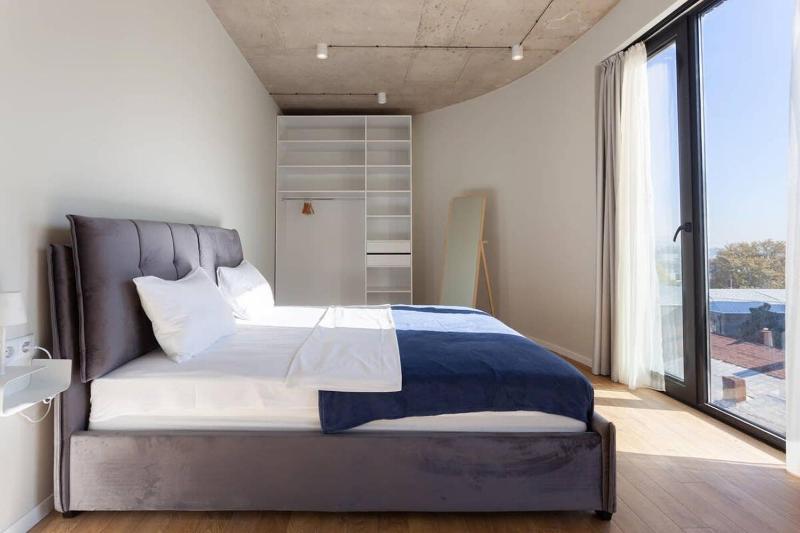 Spacious 3BR Apartment With 2 Balconies in Old Tbilisi Images