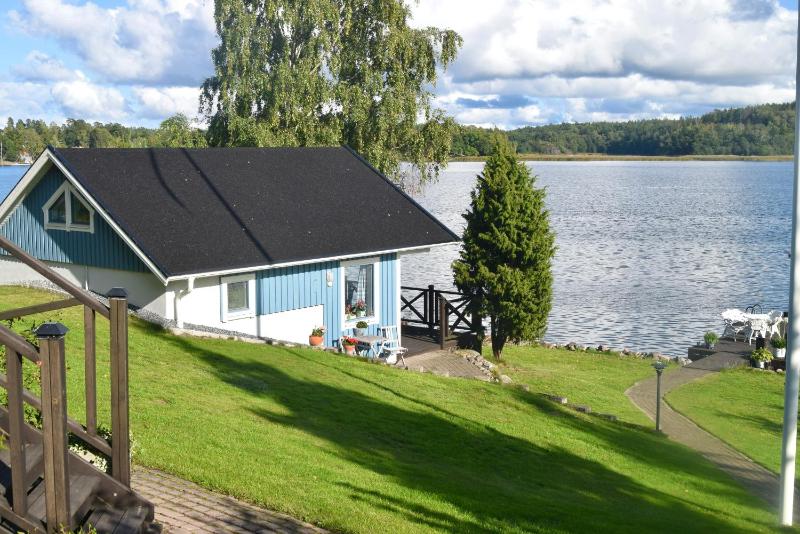 Sjöstuga/gästhus i skärgården. Images