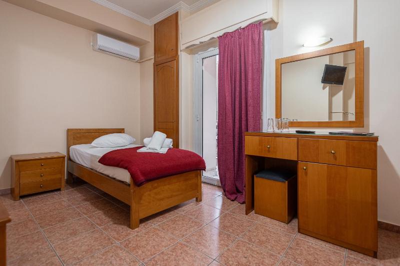 Economy Double or Twin Room image 3