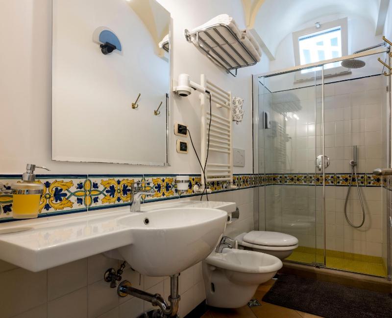 Hotel Bellevue Suite - image 6