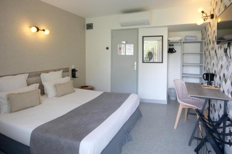 Standard Double Room image 1