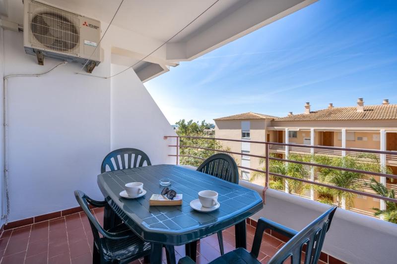 Apartment with Sea View image 1