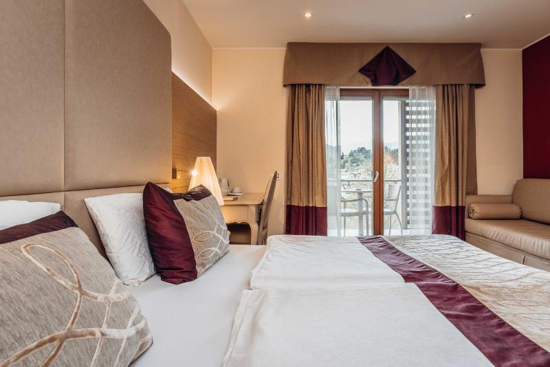 Double Room with Balcony - New Building image 3