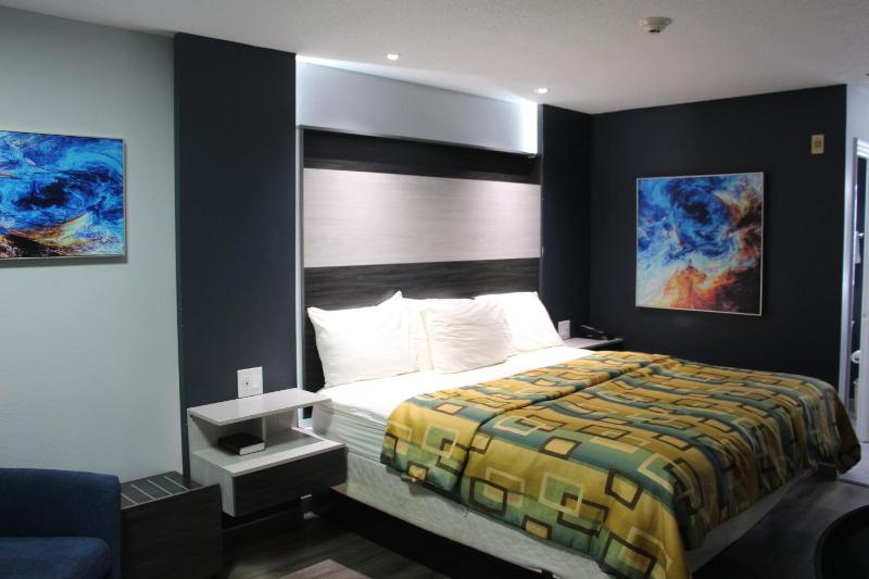 King Room image 4