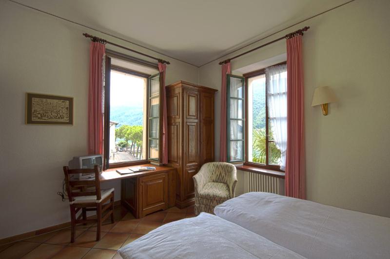 Double or Twin Room image 2