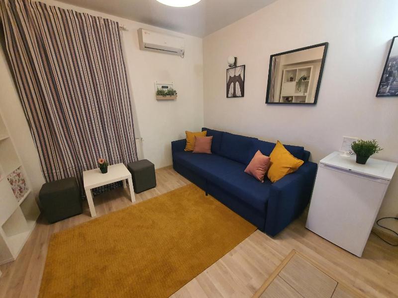 Studio Apartment image 2