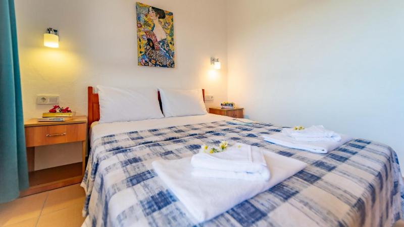 Double or Twin Room image 2