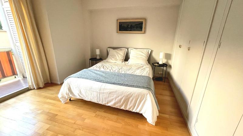 Deluxe 2 bedroom apartment - image 11