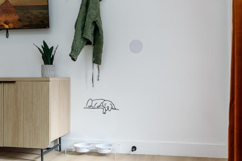 Standard King Room image 2