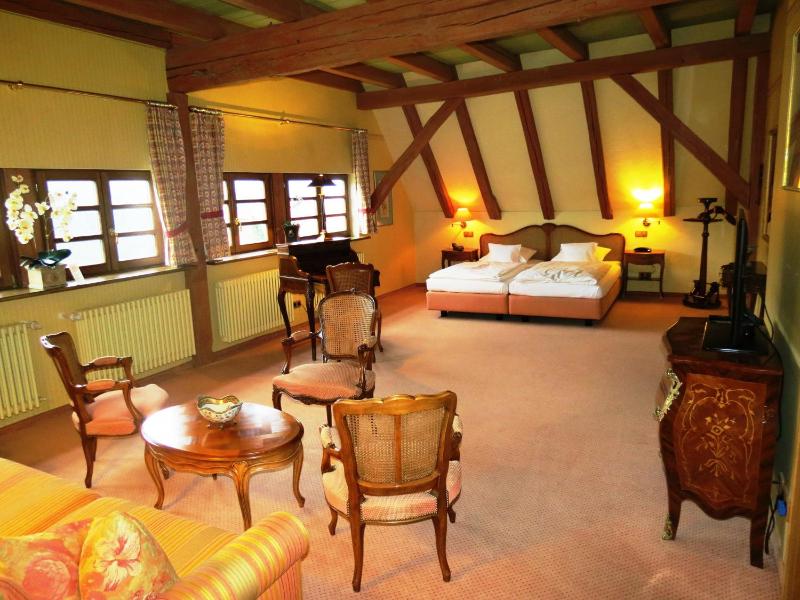 Deluxe Suite image 2