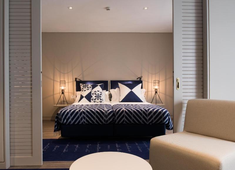 One-Bedroom Suite image 3