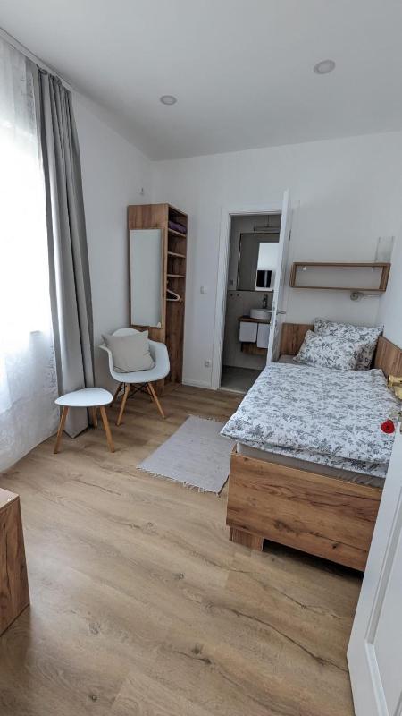 Single Room image 1