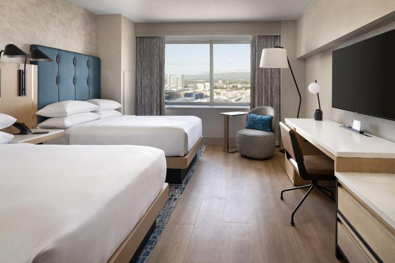 M Club Guest Room, 2 Queen Beds