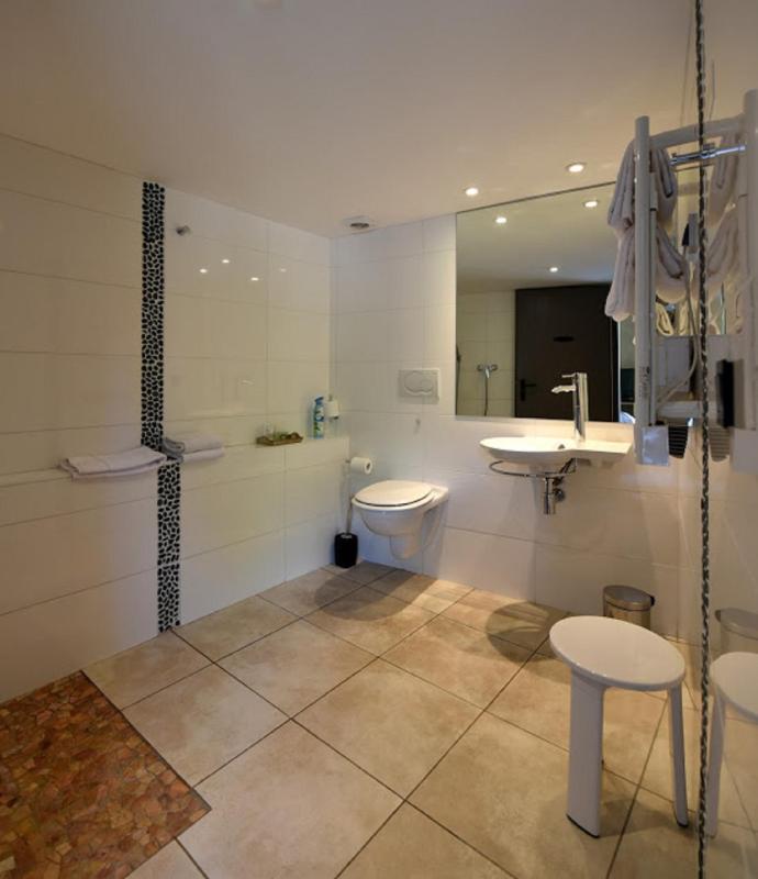 Superior Double Room image 3