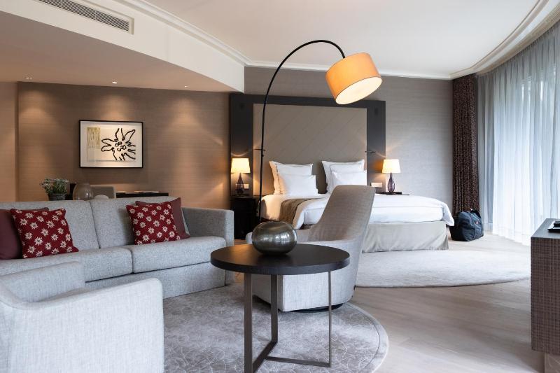 Executive Suite image 3