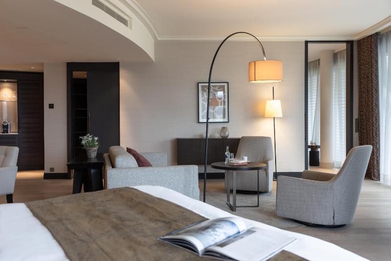 Executive Suite image 2
