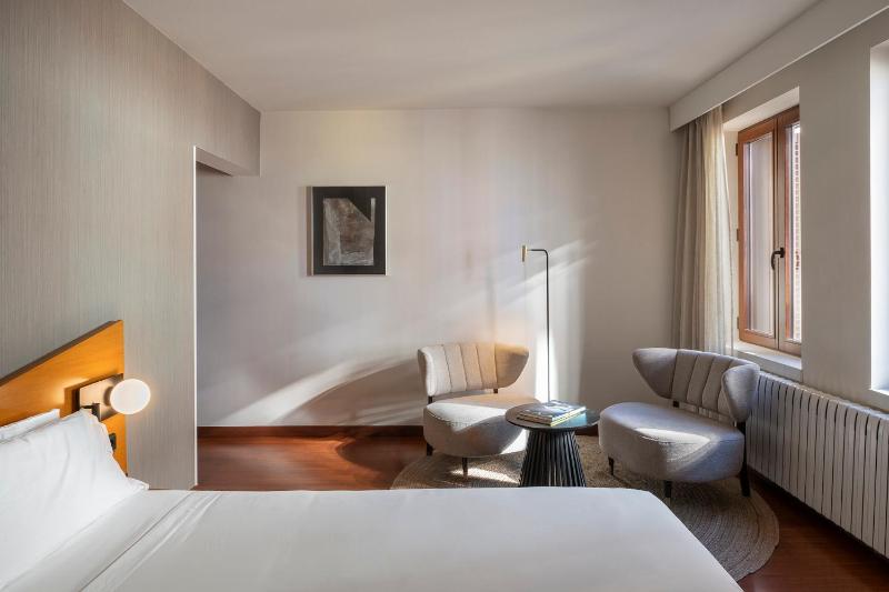 Superior Double Room image 2