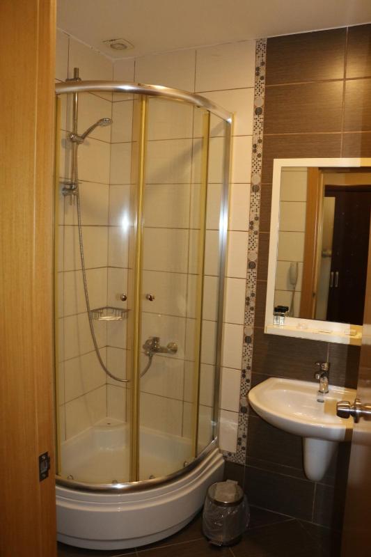 Standard Triple Room with Sea View image 2