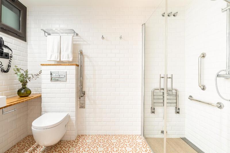 Double or Twin Room image 2