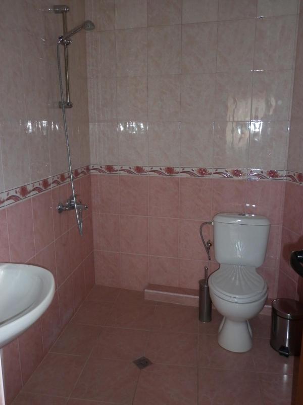 Double Room with Extra Bed image 2