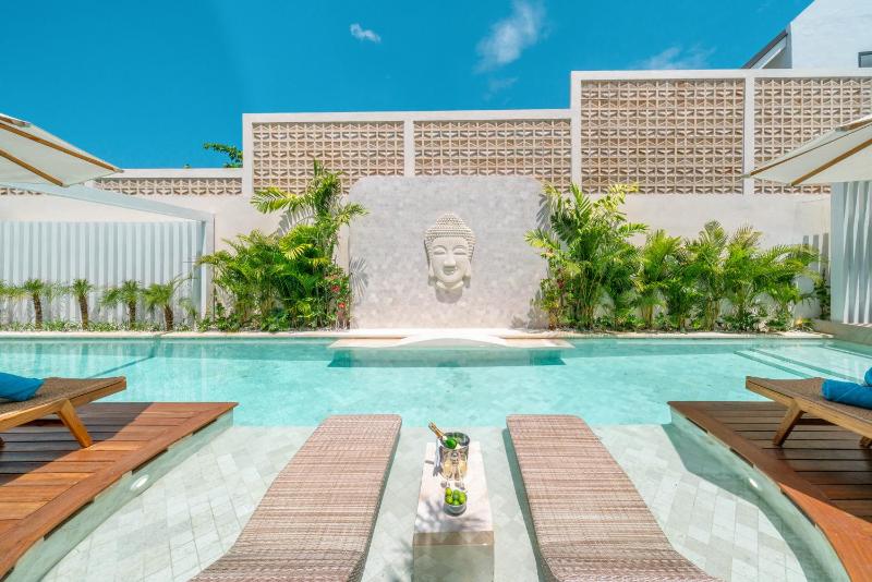 Vida and Vola - Majestic Coastal Retreat in Canggu - image 27