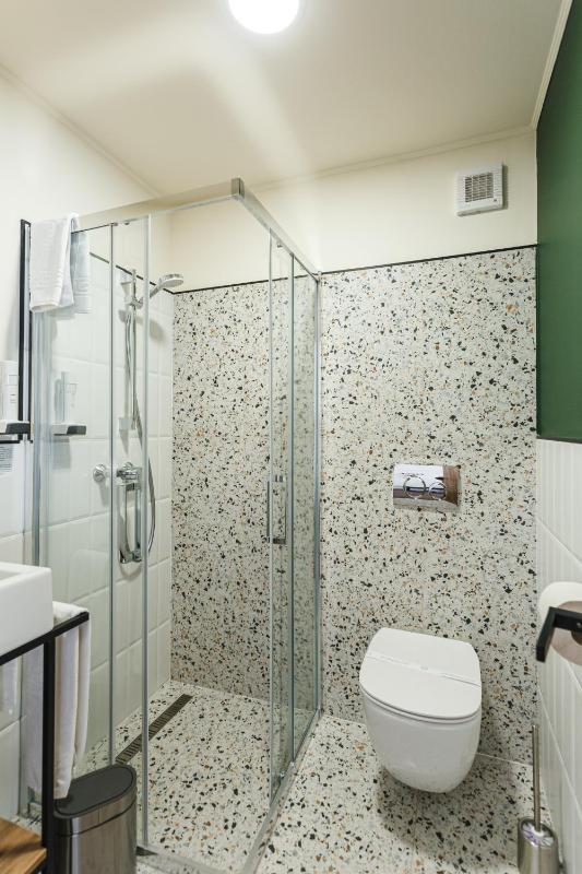Single Room image 3