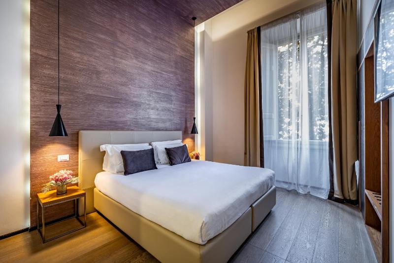 Deluxe Double Room with Spa Bath  image 1