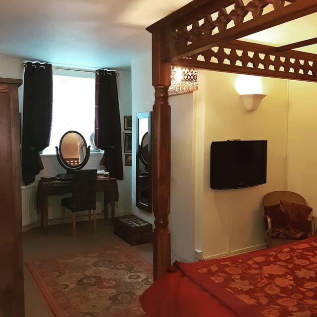 One-Bedroom Suite image 2