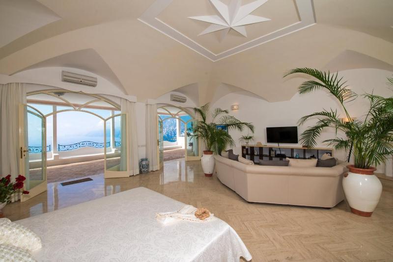 Villa Santa Chiara Positano Suites - image 4