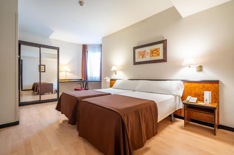 Double Room with Extra Bed image 4