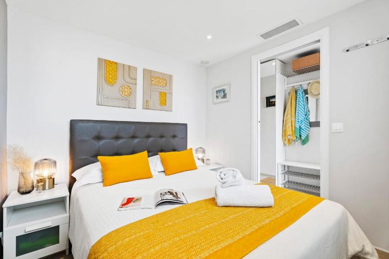Downtown Cannes Modern 1-Br Apartment - image 15