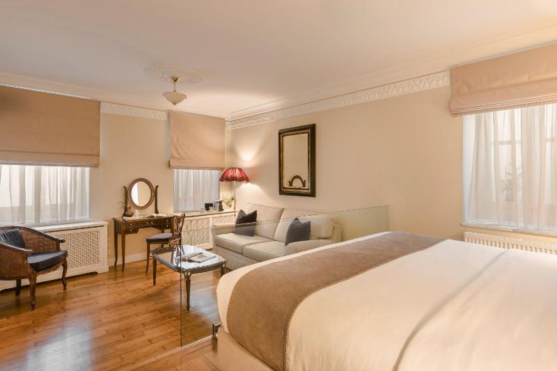 Junior Suite image 1