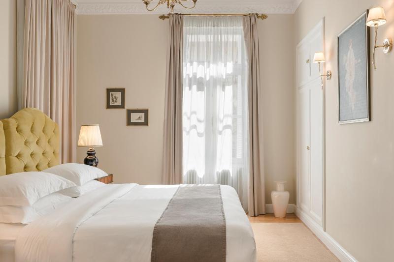 Master Suite image 3