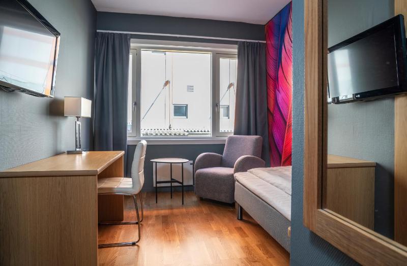 Single Room image 1