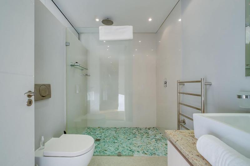 Ocean Pearl - image 3