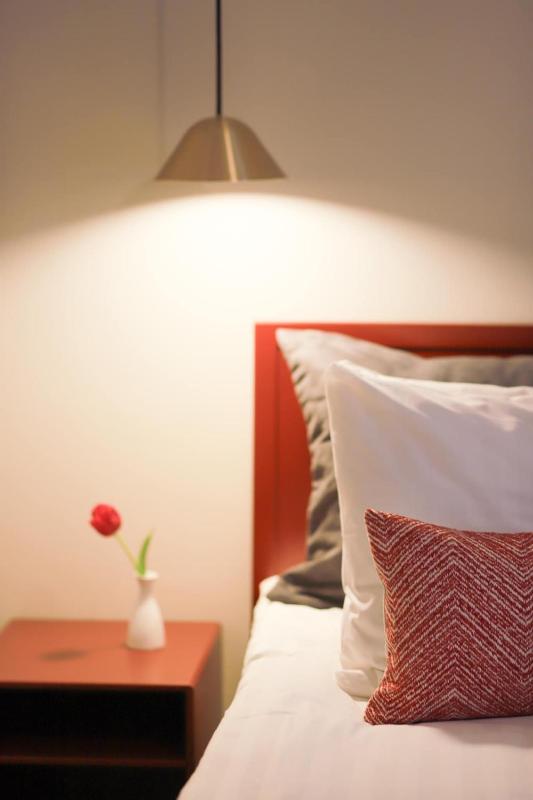 Twin Room image 3