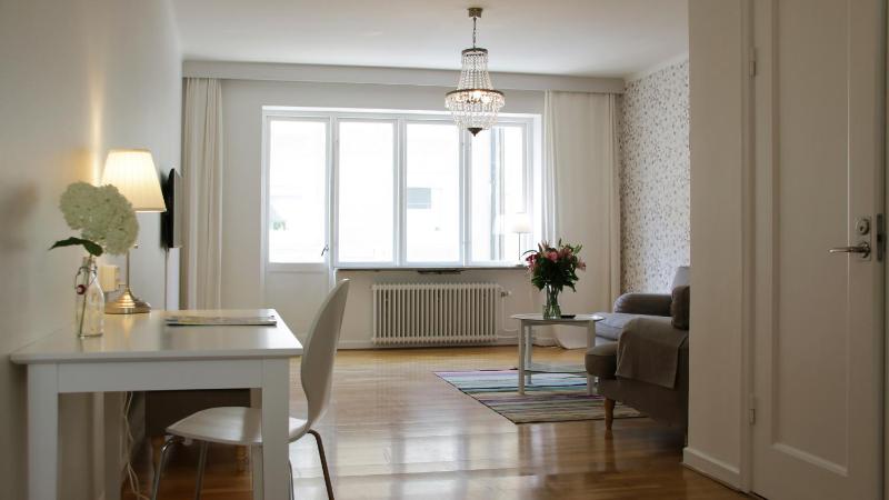 One-Bedroom Apartment image 2