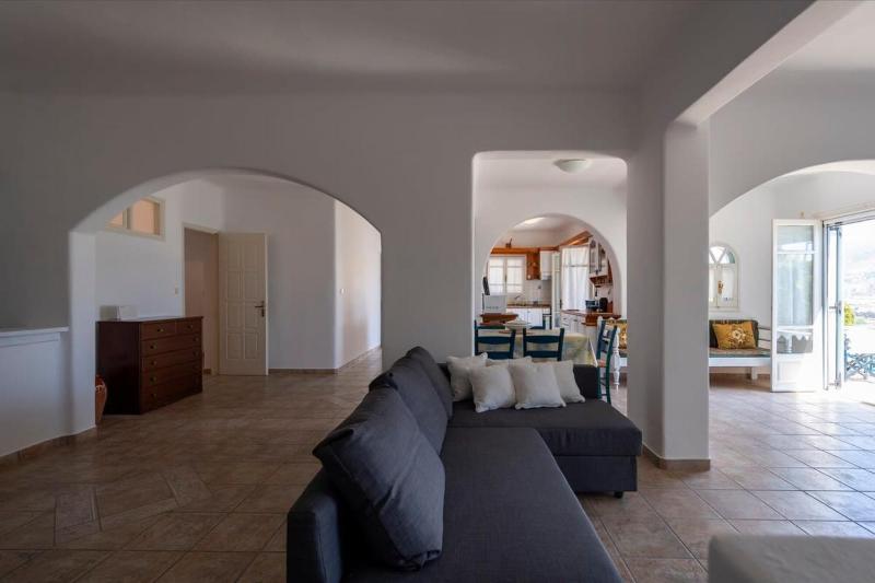 Parikia Cove Mansion - image 6