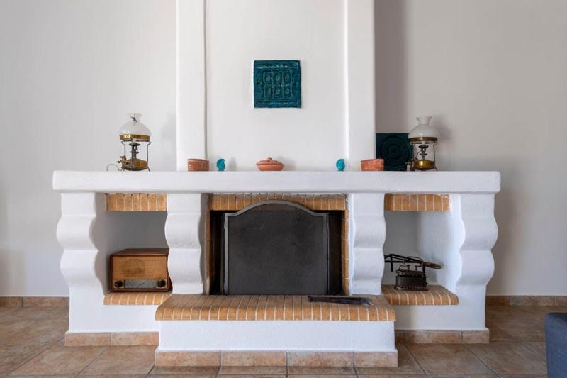 Parikia Cove Mansion - image 21