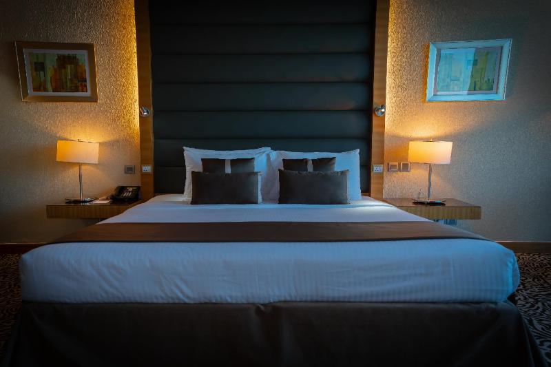 Superior King Room image 1