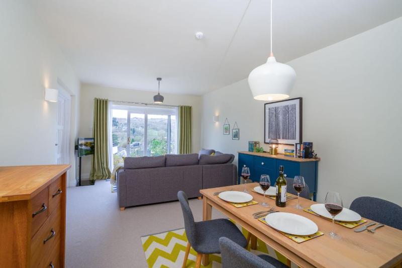 Idyllic Ambleside Retreat with Panoramic Views by LetMeStay - image 16