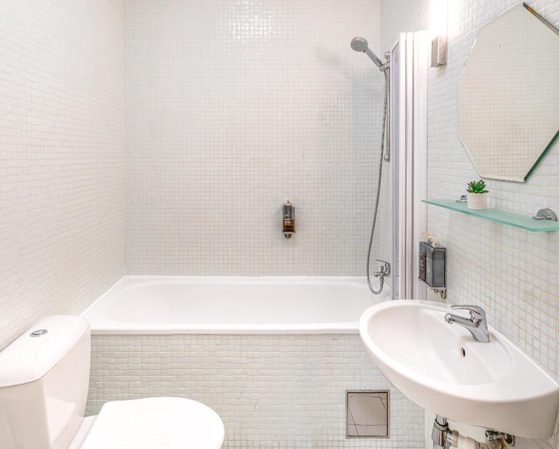 One-Bedroom Apartment Australia image 4