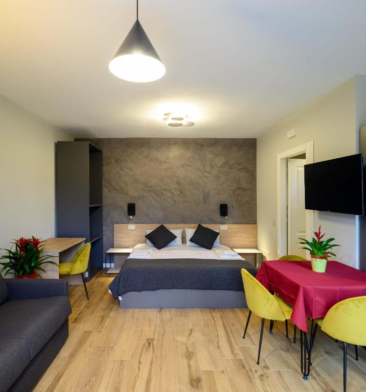 Superior Studio with Patio image 1