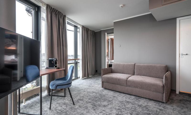 Suite with City View image 4