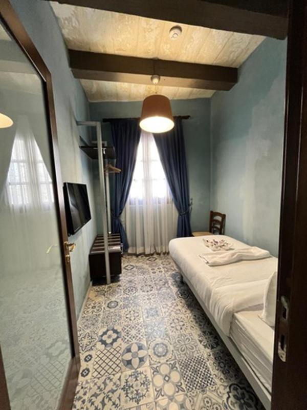 Family Room with Bathroom image 2