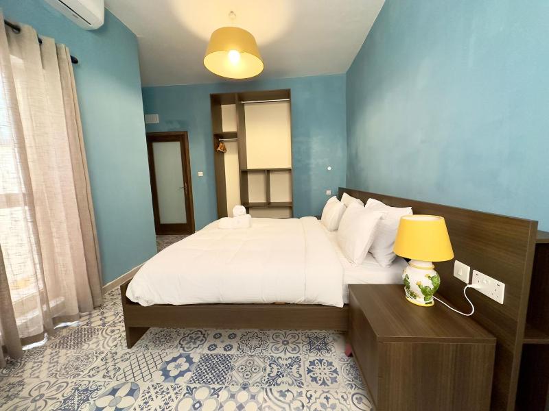 Double or Twin Room image 3
